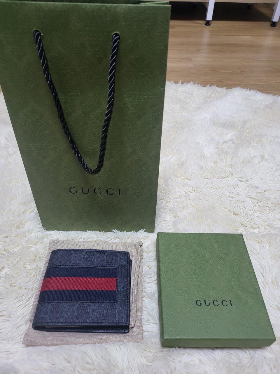 구찌 수프림 반지갑 미사용 풀박스