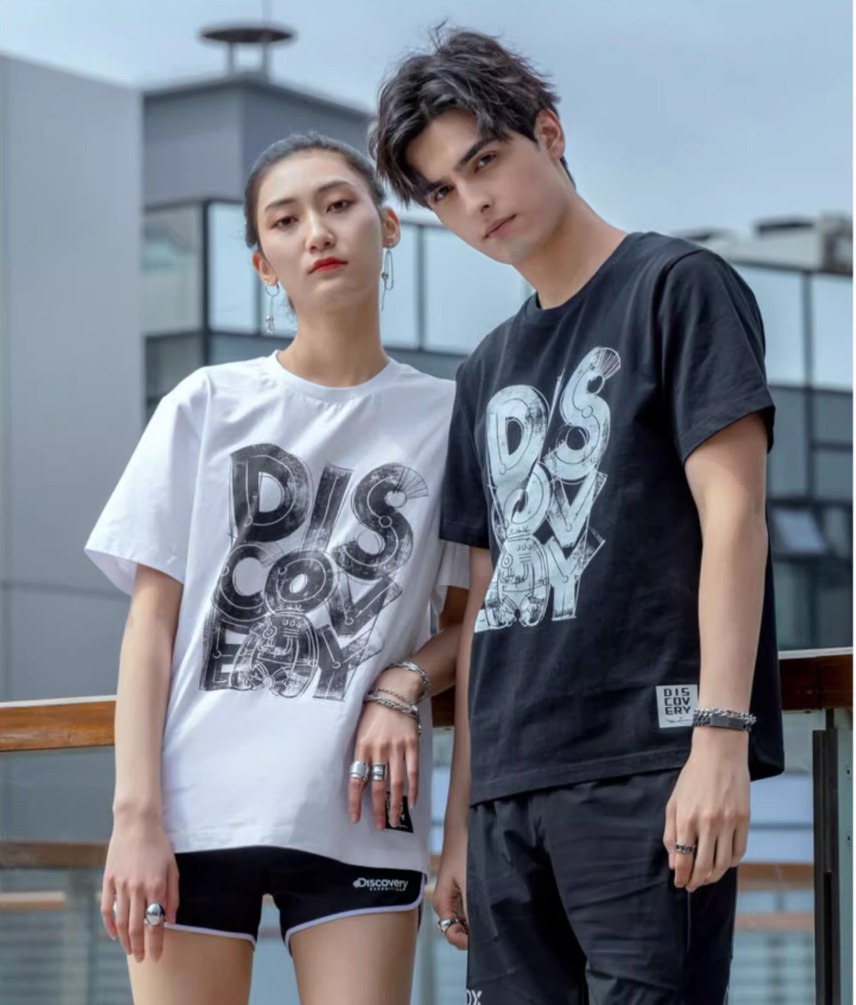 디스커버리 남성 L사이즈 화이트 +블랙 반팔티셔츠