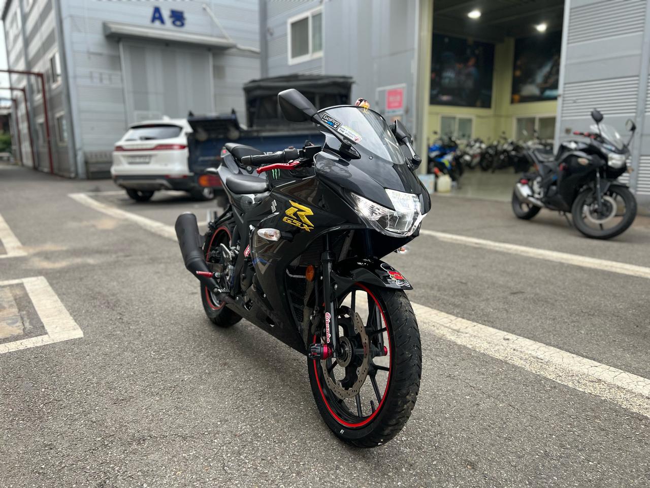 19년식 스즈키 GSX-R125 1만km 블랙색상차량 판매
