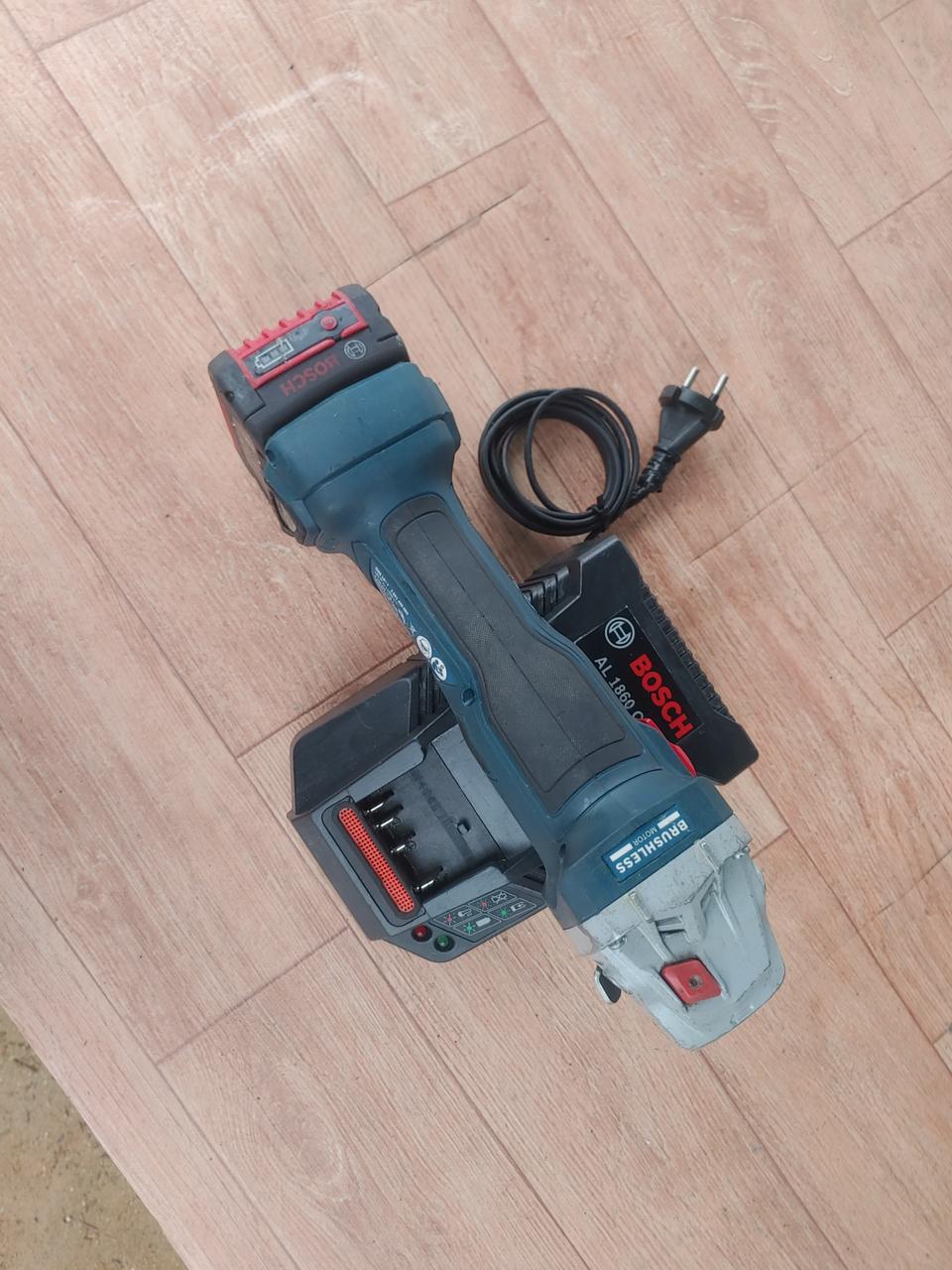 보쉬충전그라인더 GWS 18V-7 배터리충전기포함