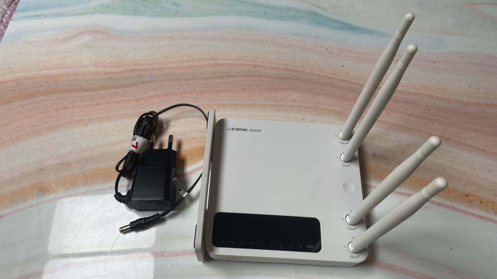 IPTIME 공유기(A604)와 와이파이 증폭기(N3)