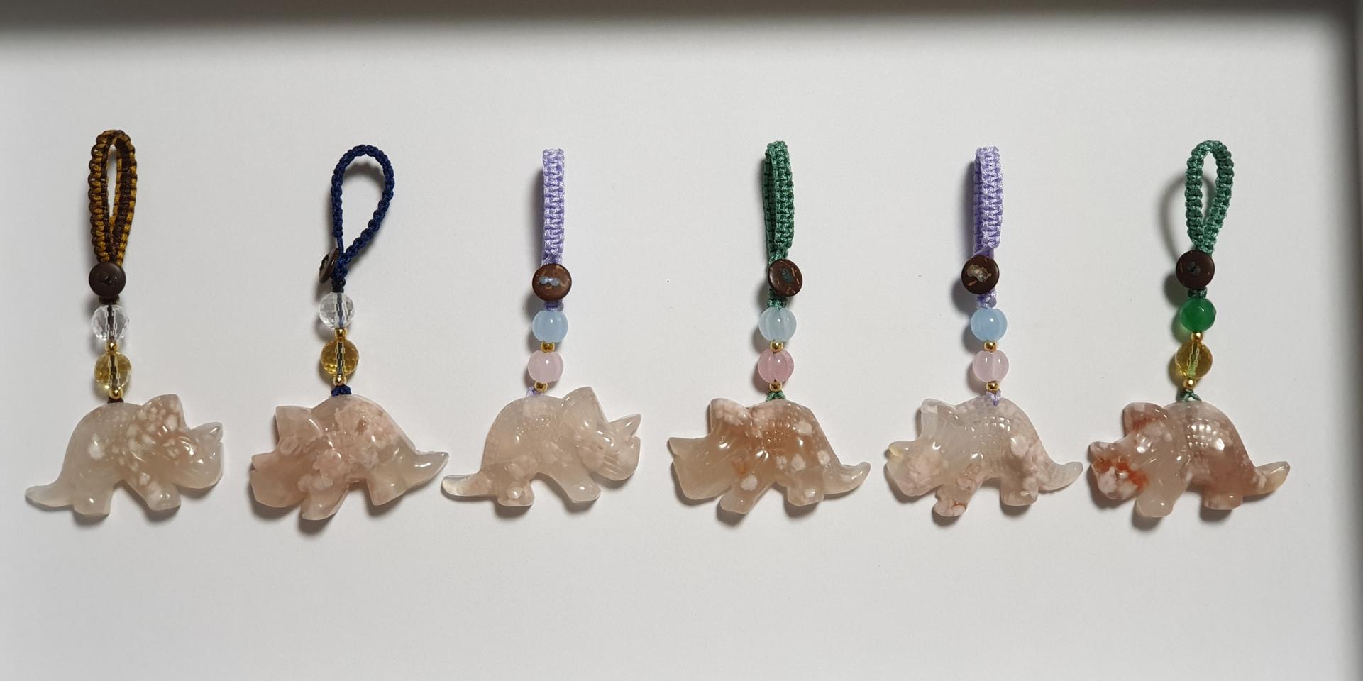 천연석 벗꽃마노 코뿔소모양 키링. 열쇠고리.가방고리