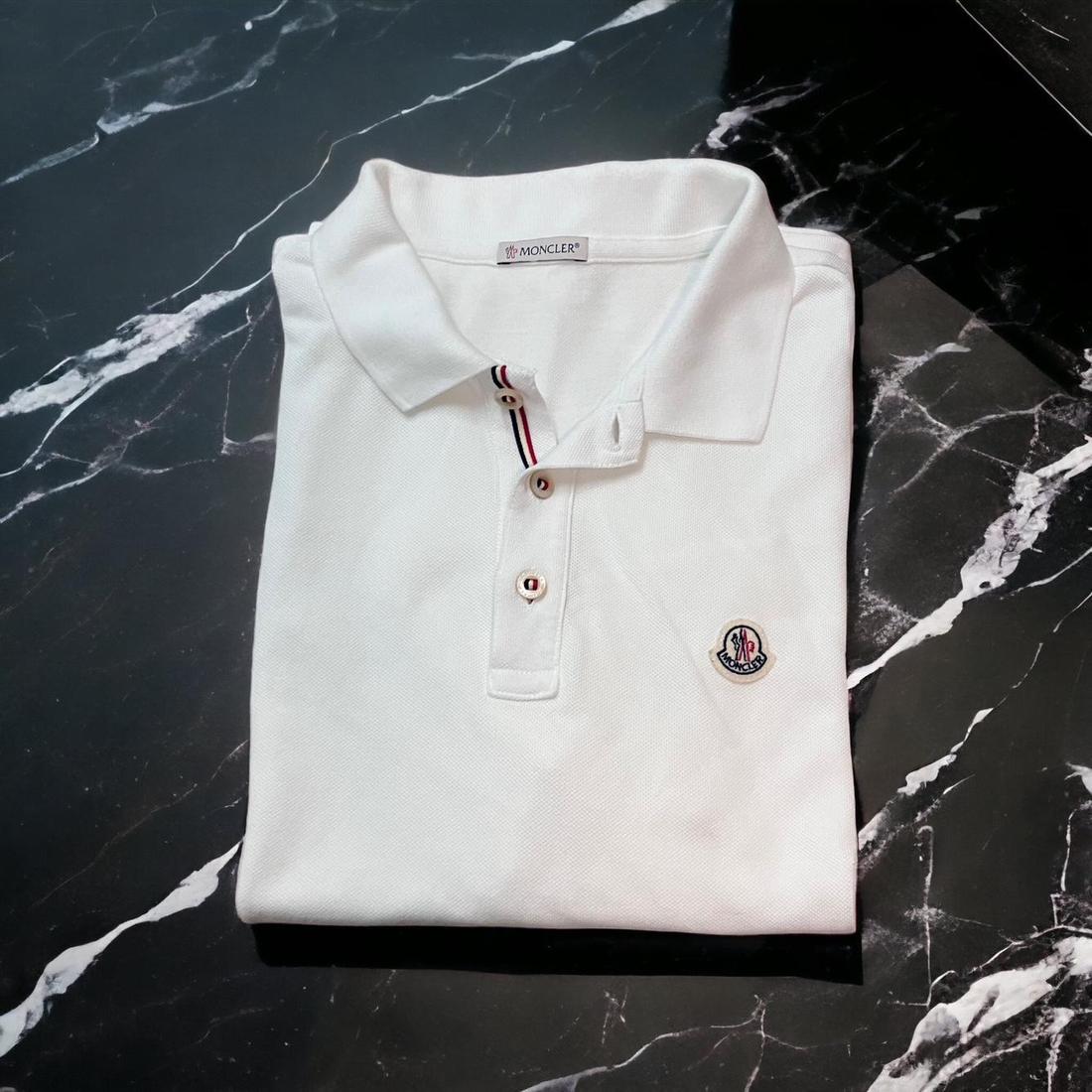 (새상품급)(정품)몽클레어 카라티 흰색 M