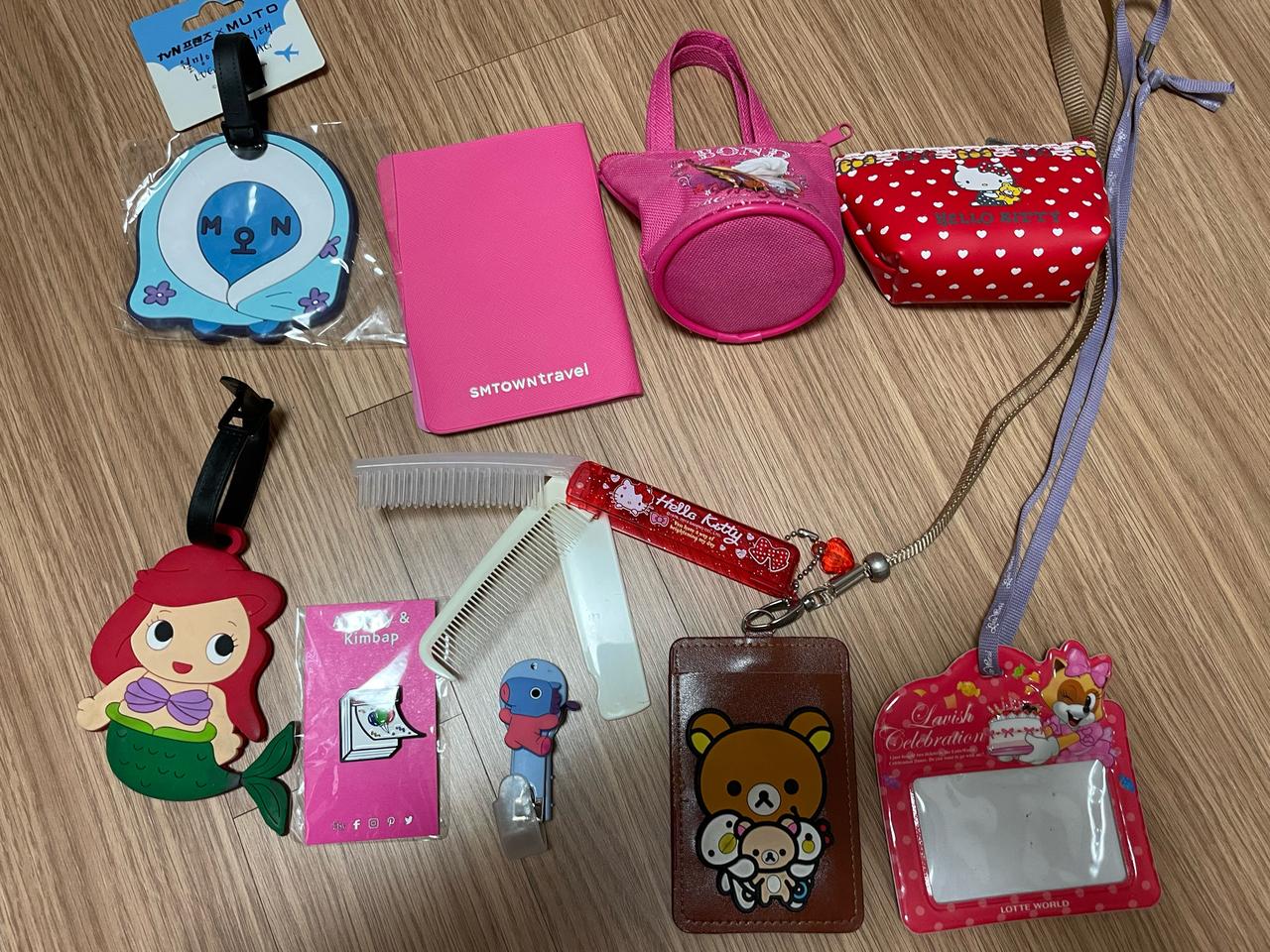 이것저것(교통카드 지갑, passport 케이스 등등 다같이)