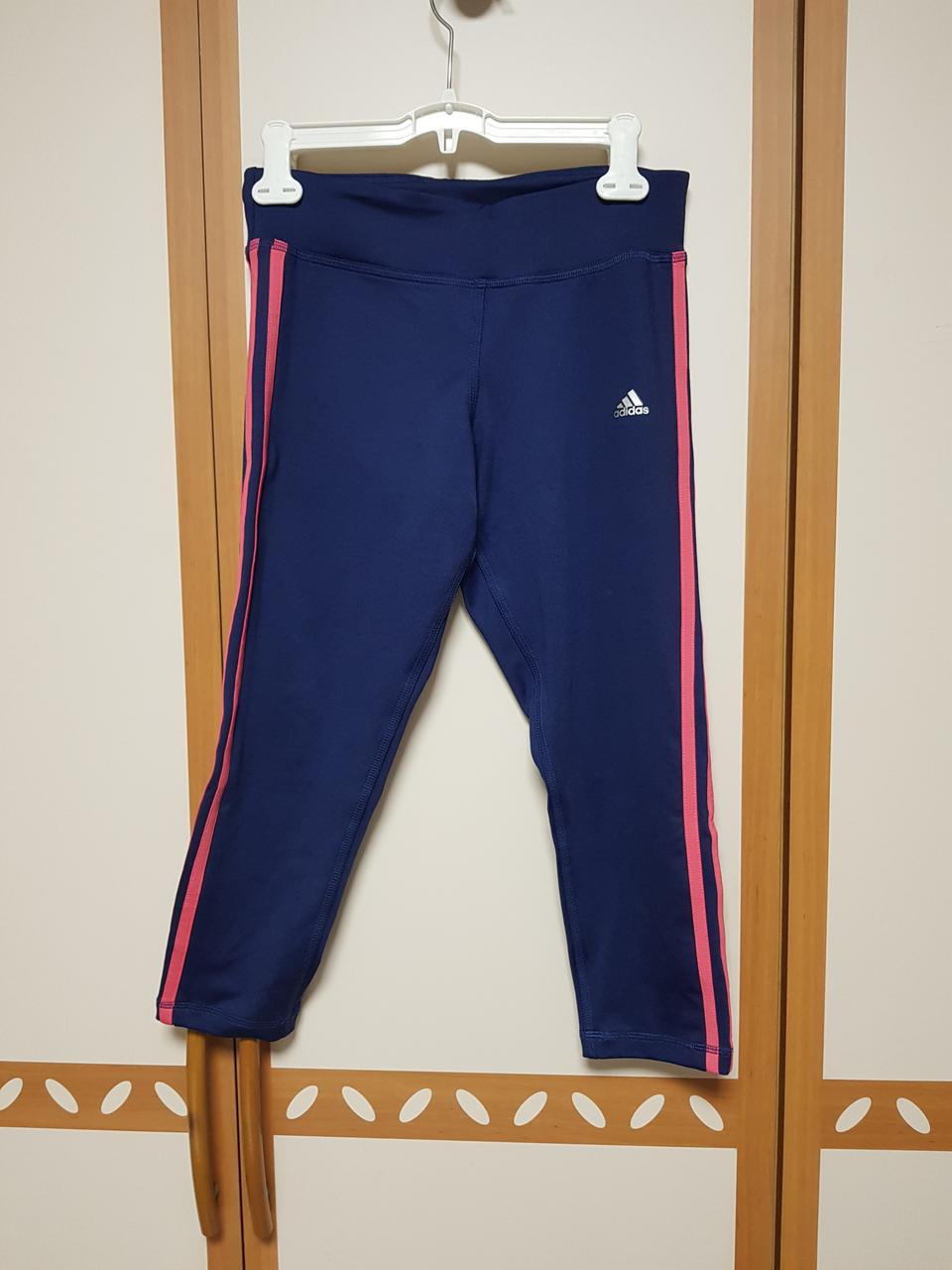 아디다스 정품 7부정도 레깅스 사이즈 90
