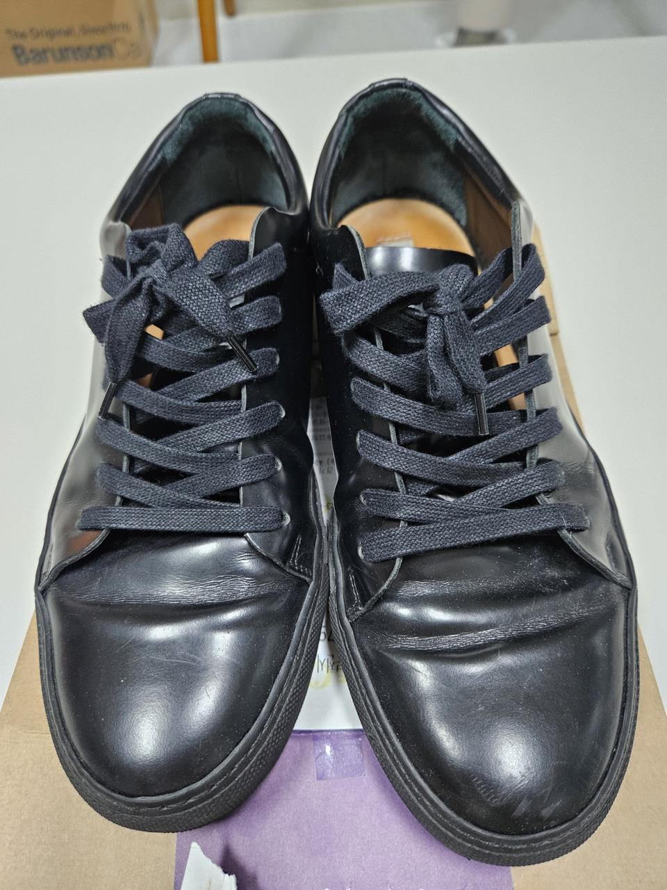 아크네스튜디오 아드리안