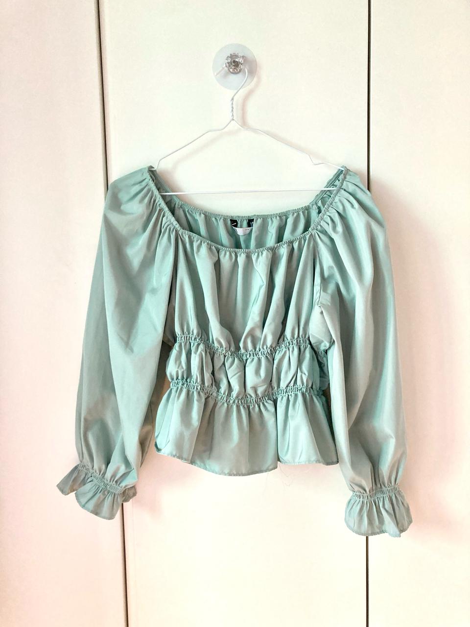 새상품 자라 여름소재 연한 민트 퍼프 블라우스
