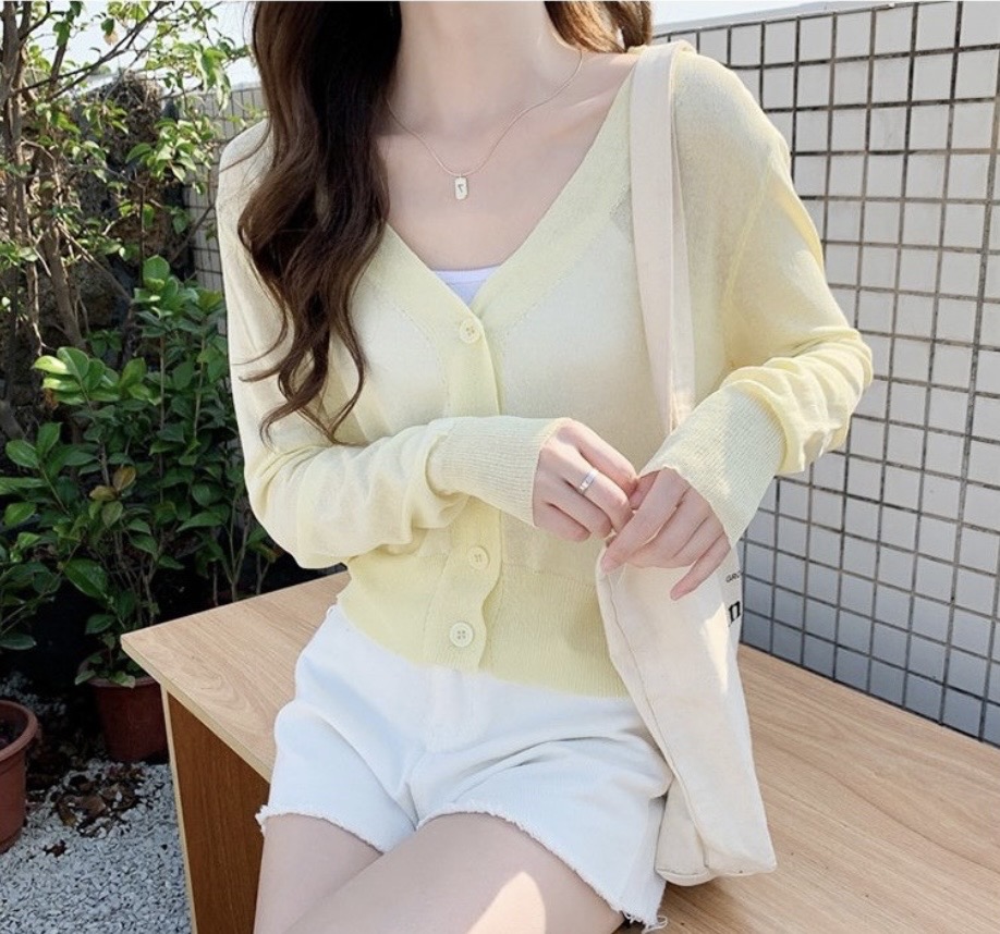 새상품 세일 가디건 얇은 긴팔 니트 노랑 옐로우 시스루 브이넥 경량