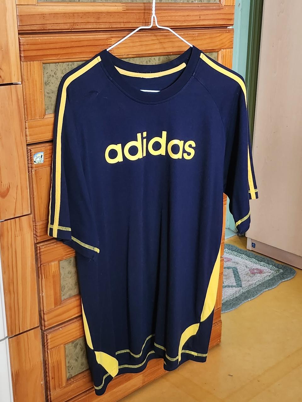 아디다스 반팔 티셔츠 M