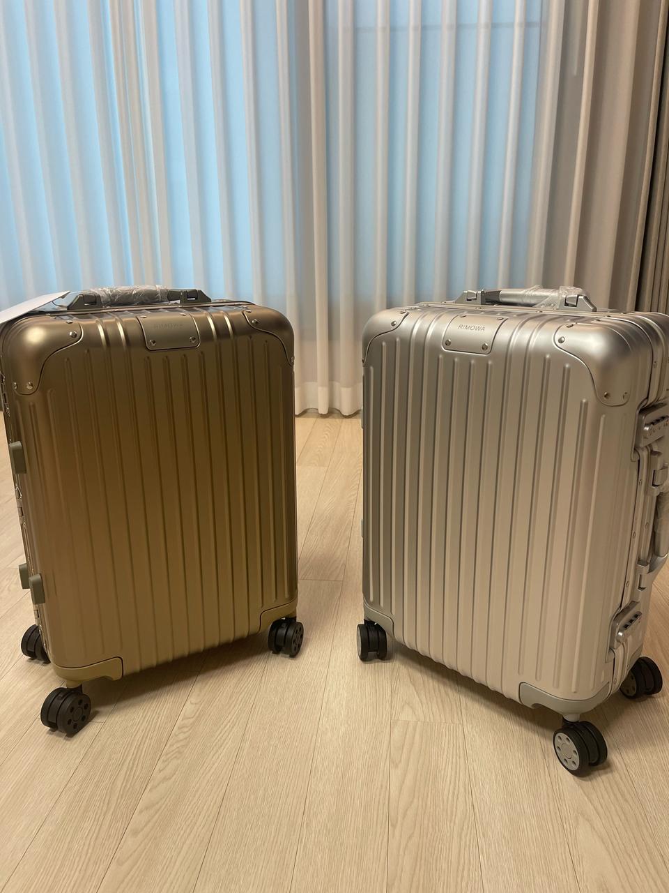 리모와 오리지널 캐빈 21인치(기내용) 실버/티타늄골드