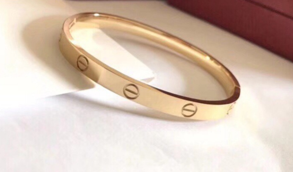 까르띠에 러브팔찌 서지컬