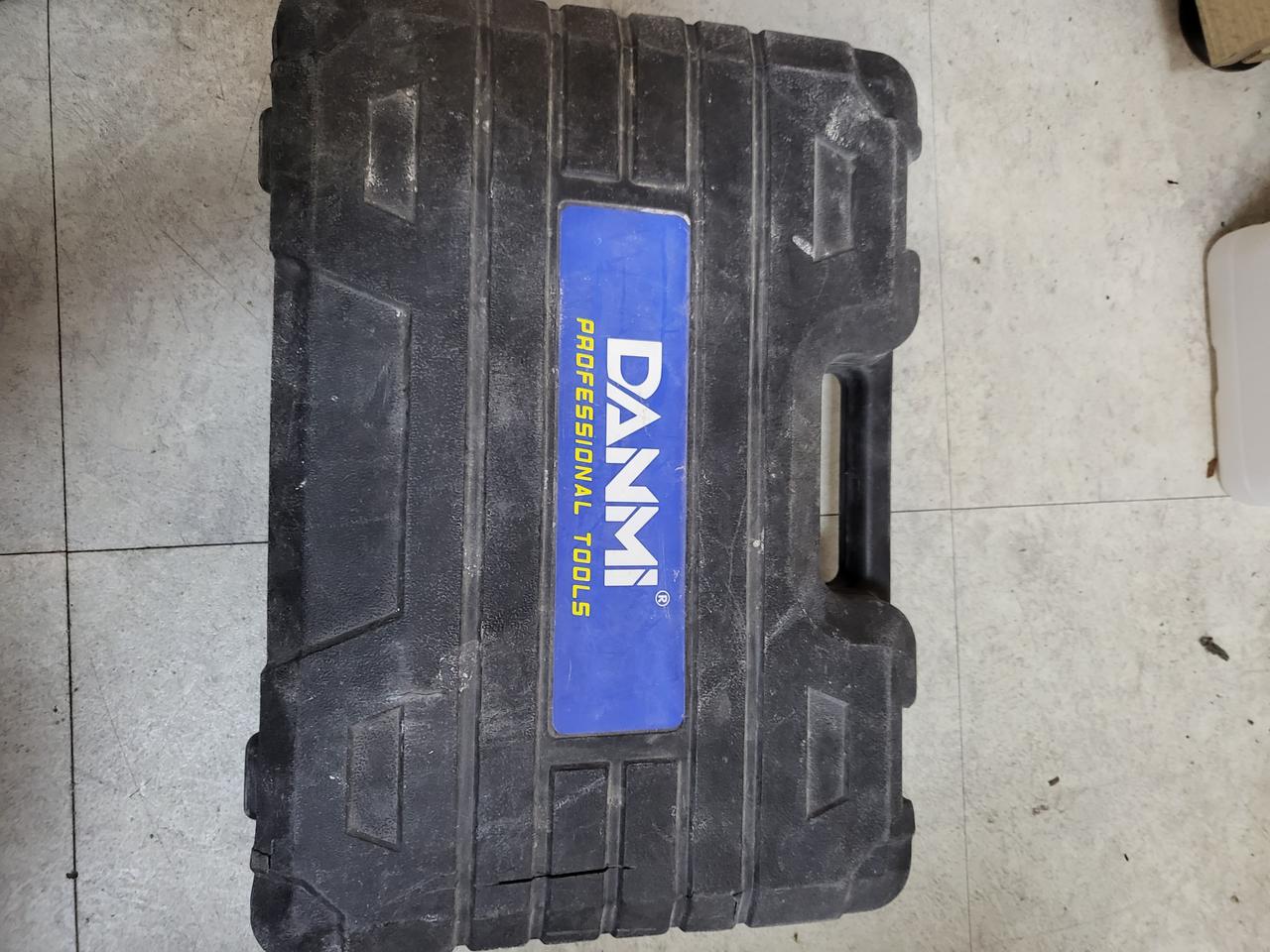 총전 앵글 그라인더 팝니다