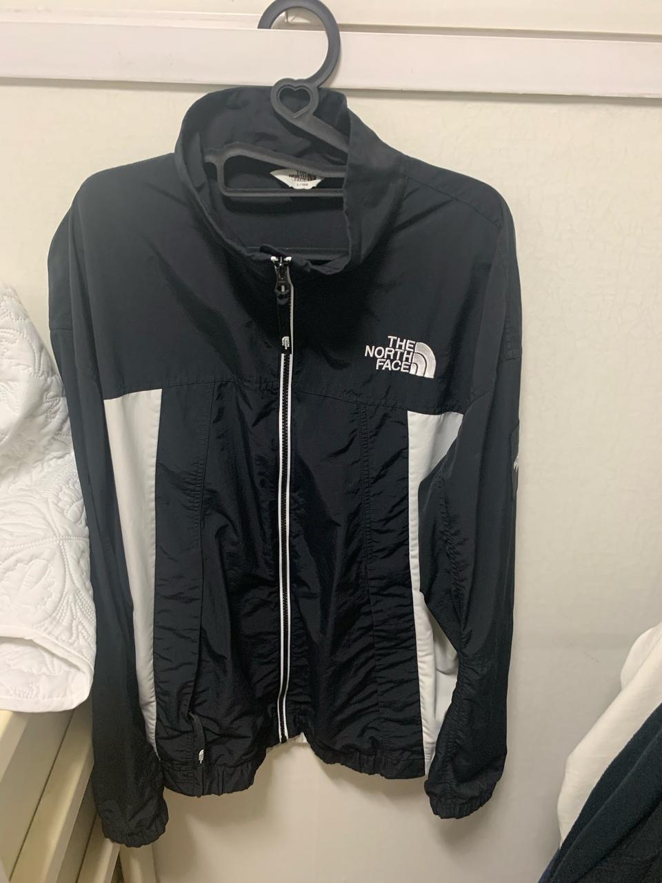 노스페이스 검흰 오레오 바람막이L 이뻐요