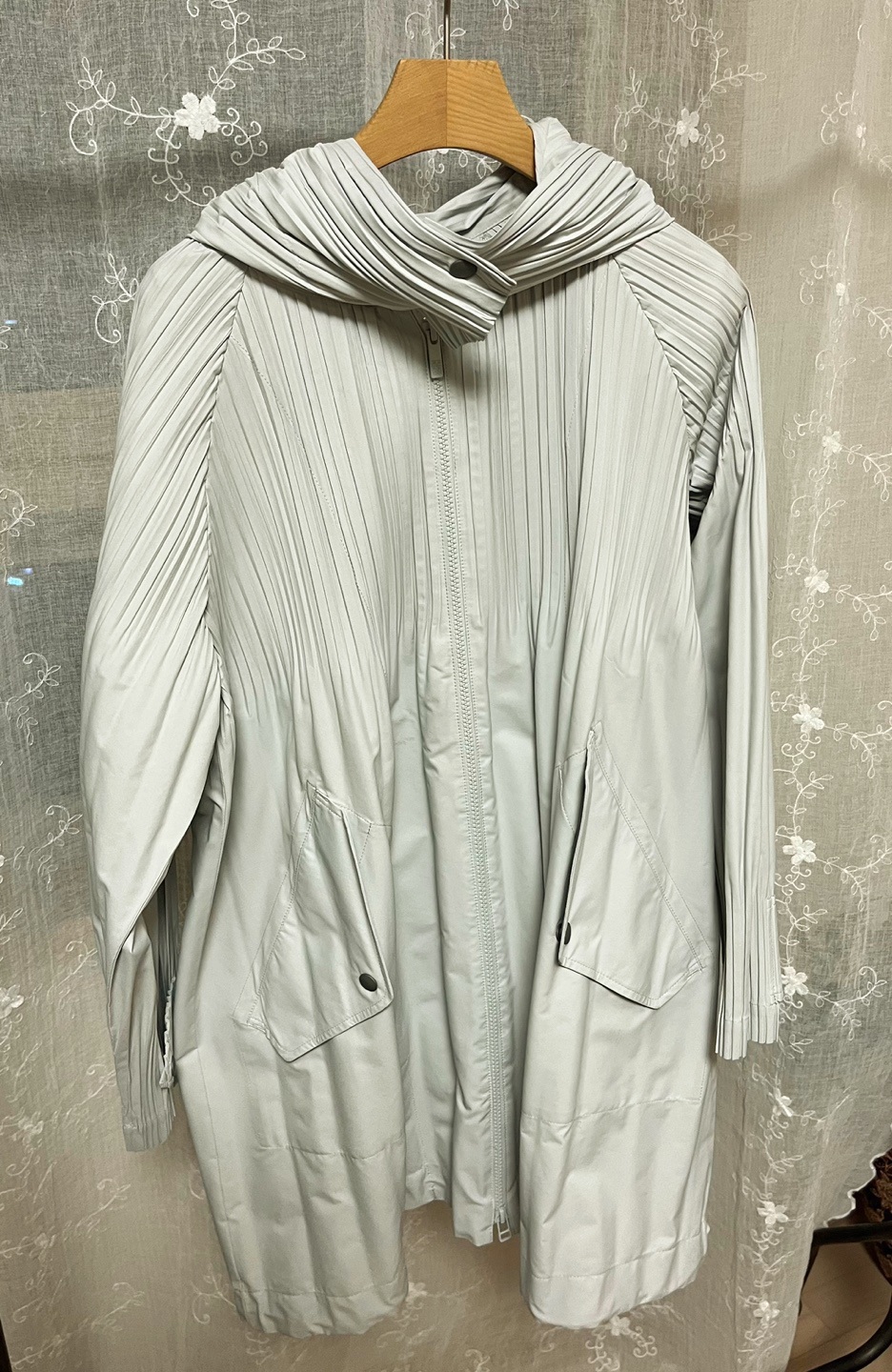 정품 플리츠플리즈 후드 집업