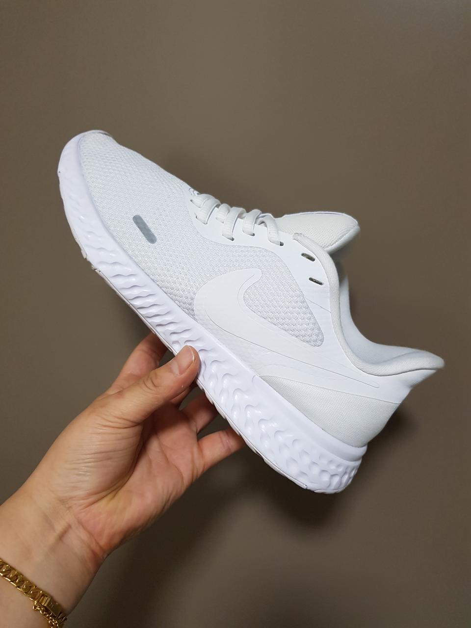 나이키 레볼루션5 화이트 (245)