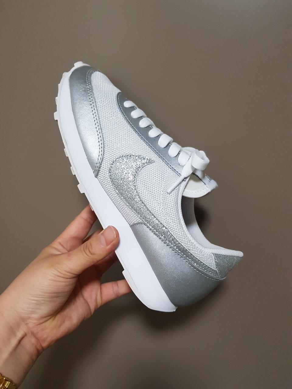 나이키 우먼스 데이브레이크 실버 (245)