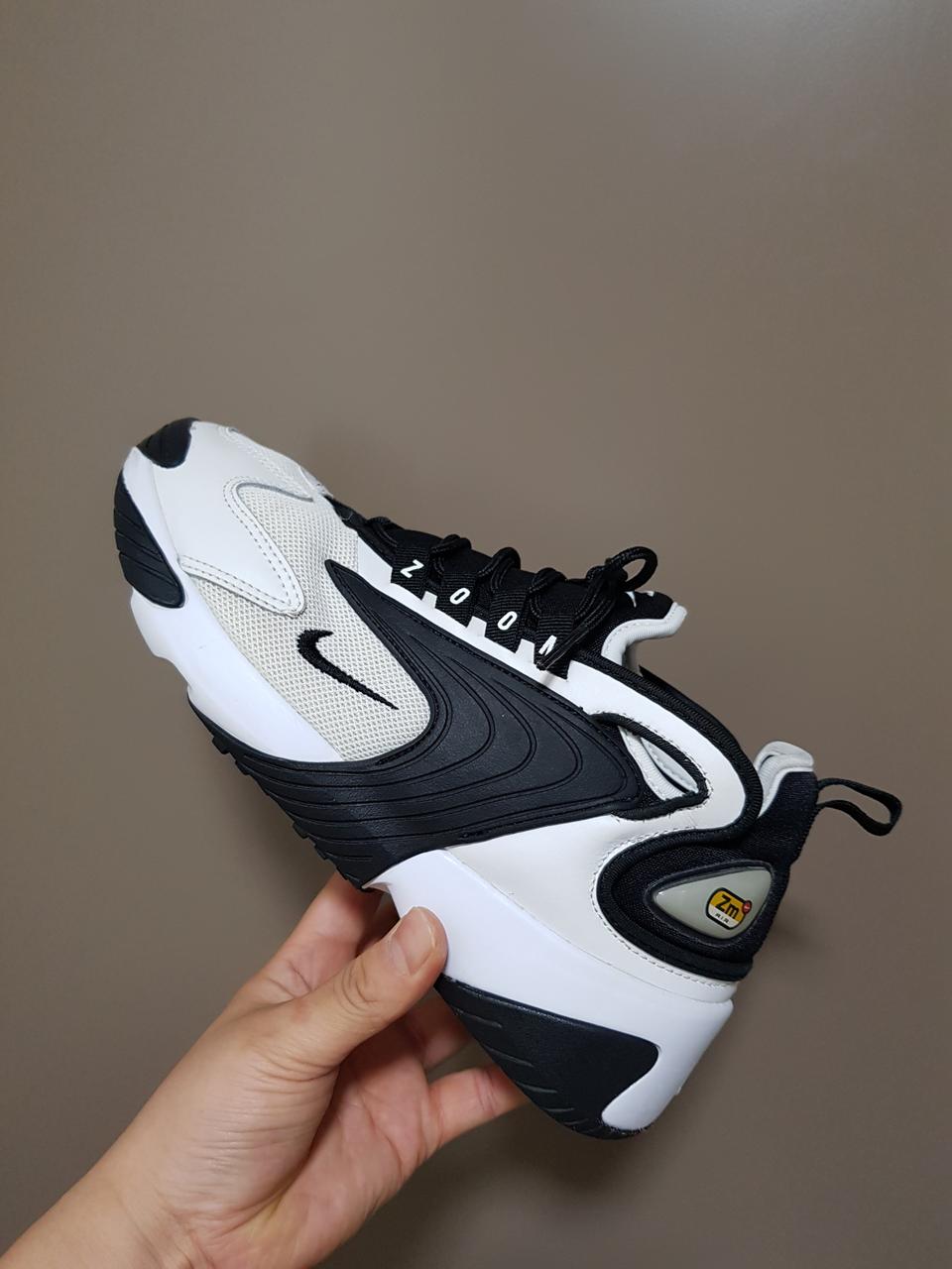 나이키 줌2K 검흰 (240)