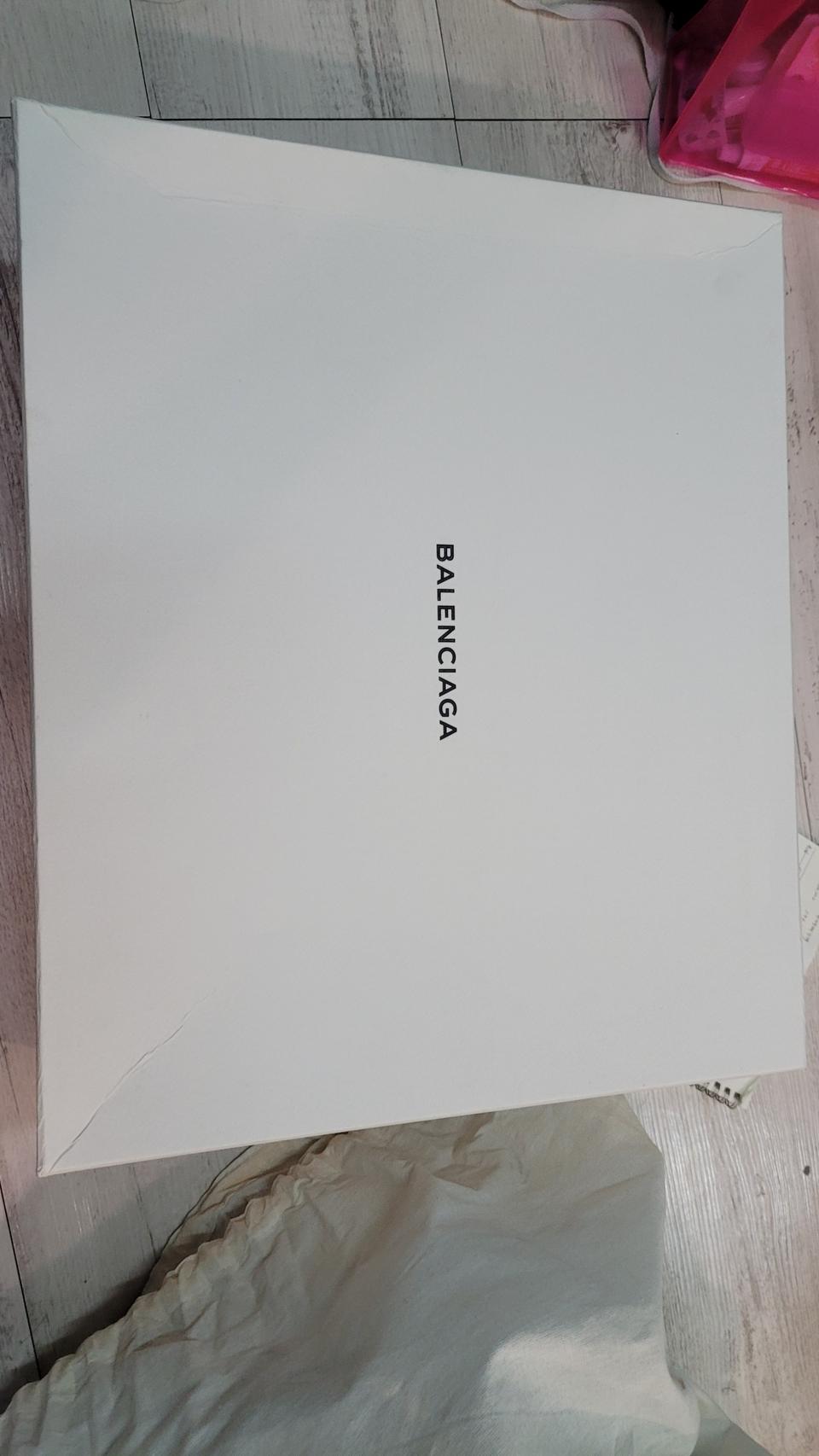 발렌시아가 트리플s