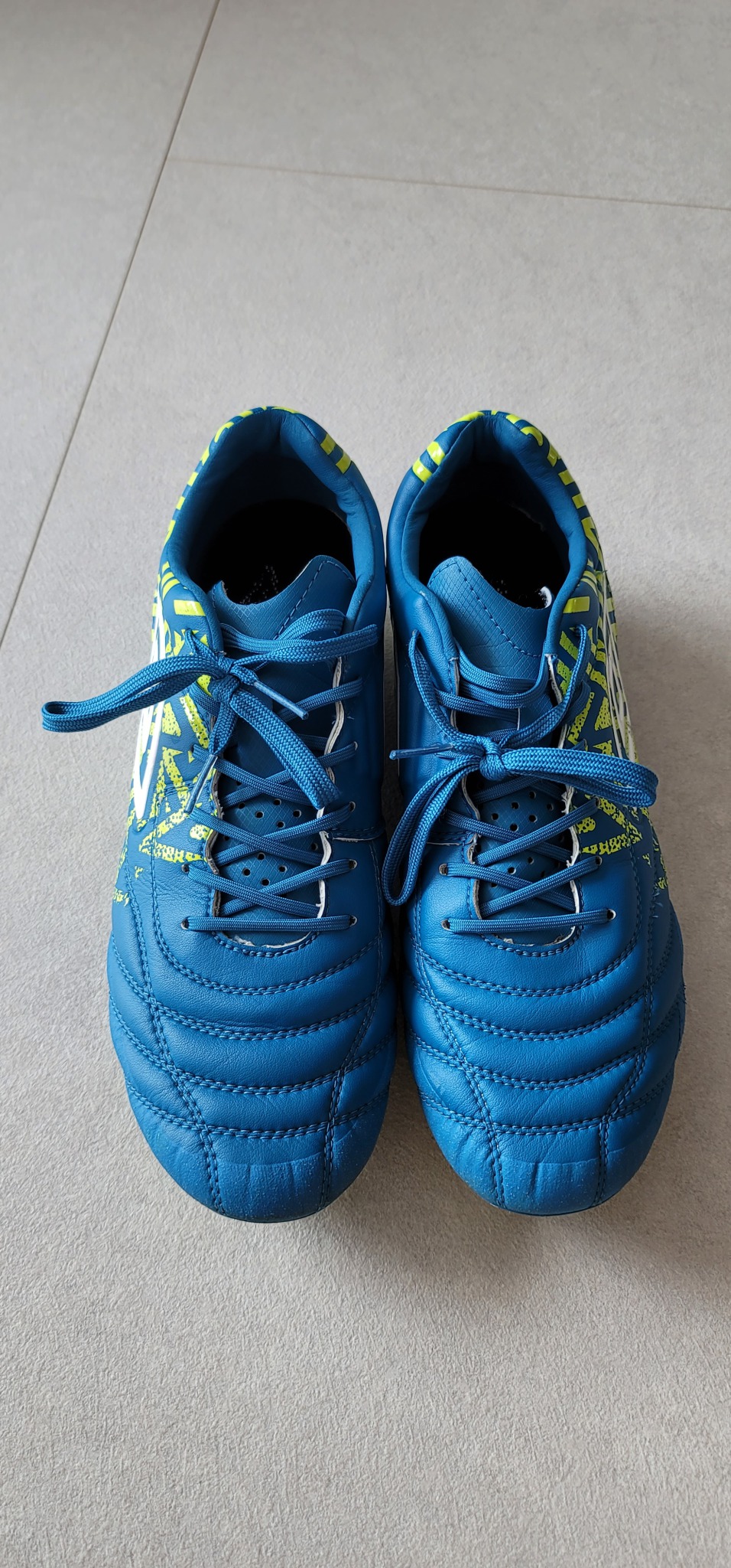 엄브로 축구화 265사이즈