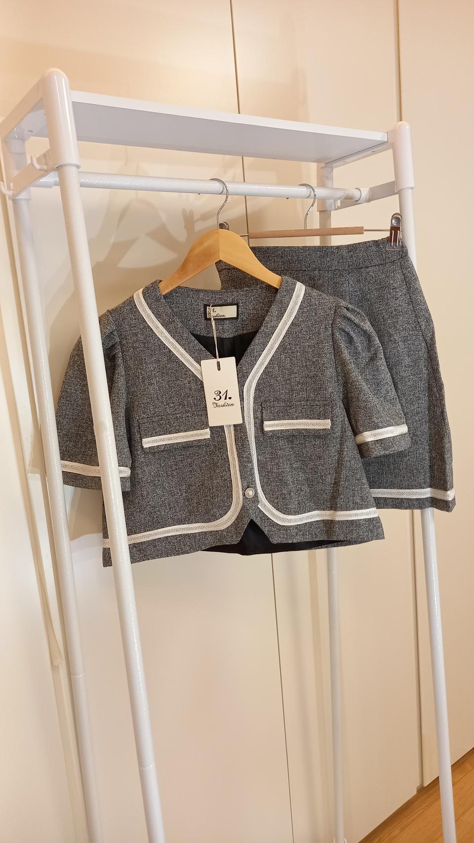 택있는새상품/ 그레이 크롭자켓 투피스 셋업 편의점 택배 무료 배송 푸니코