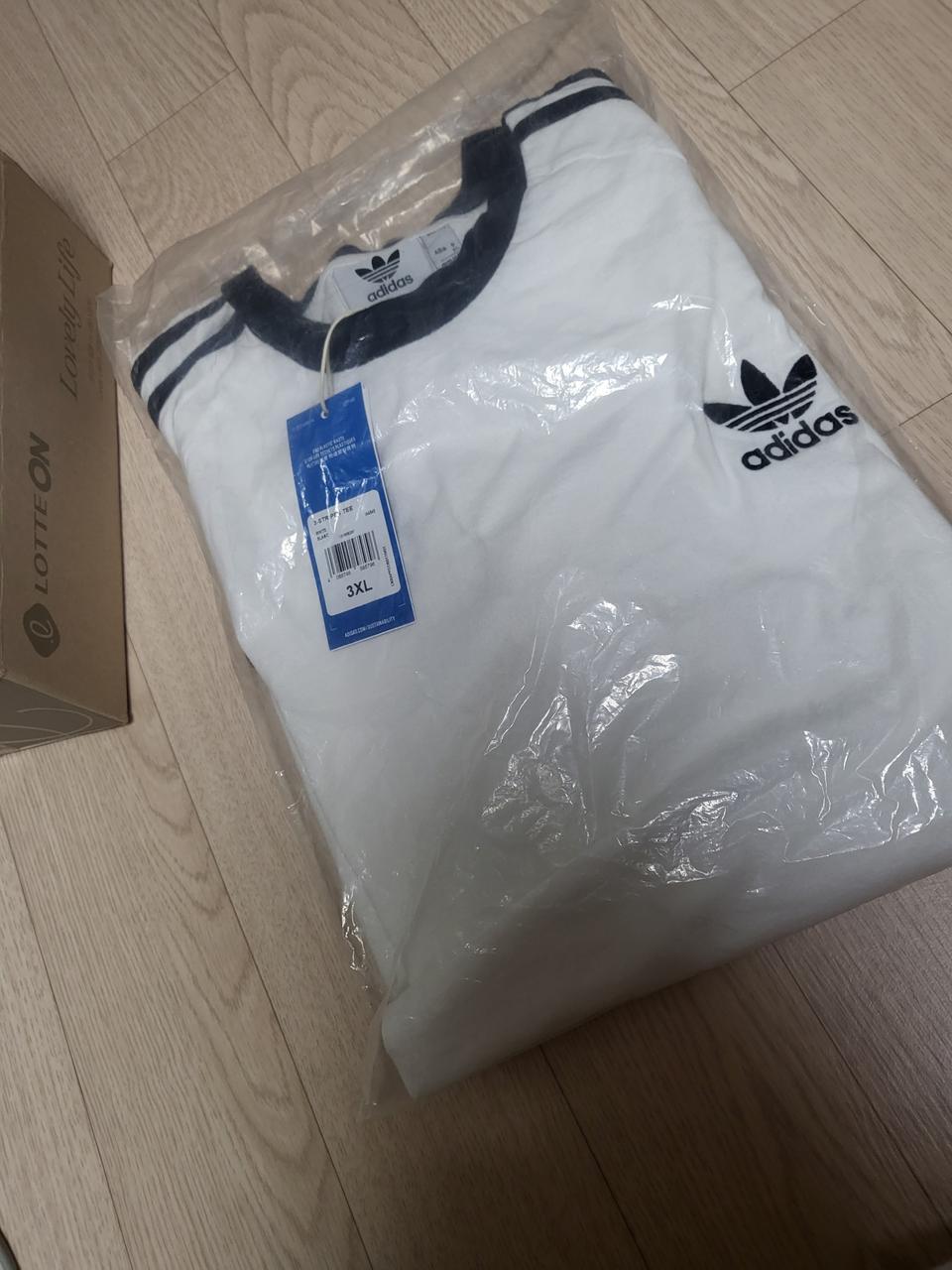 아디다스3st 반팔티 105