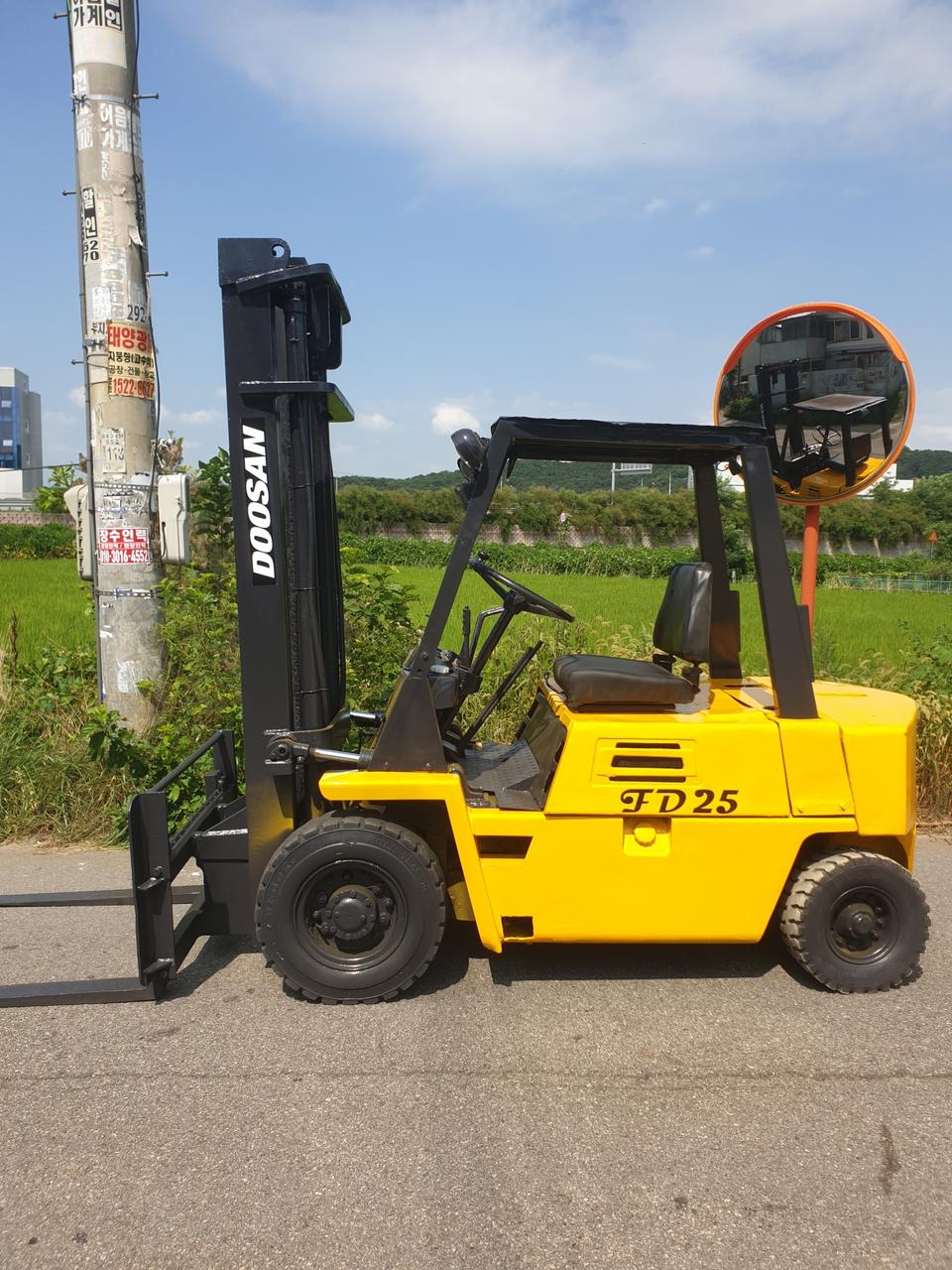 두산 2.5톤 디젤 중고 지게차 싸게판매합니다