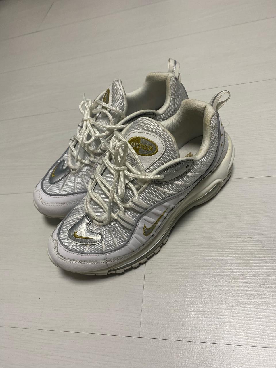 맥스98 메탈릭골드실버 250사이즈 팝니다