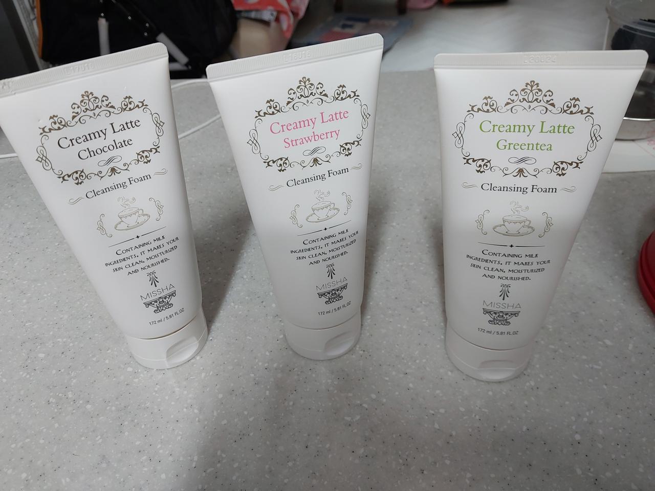 미샤 폼크리싱.왼쪽부터- 쵸코+딸기+녹차