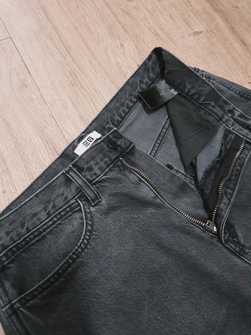 유니클로U 흑청 일자핏데님 31