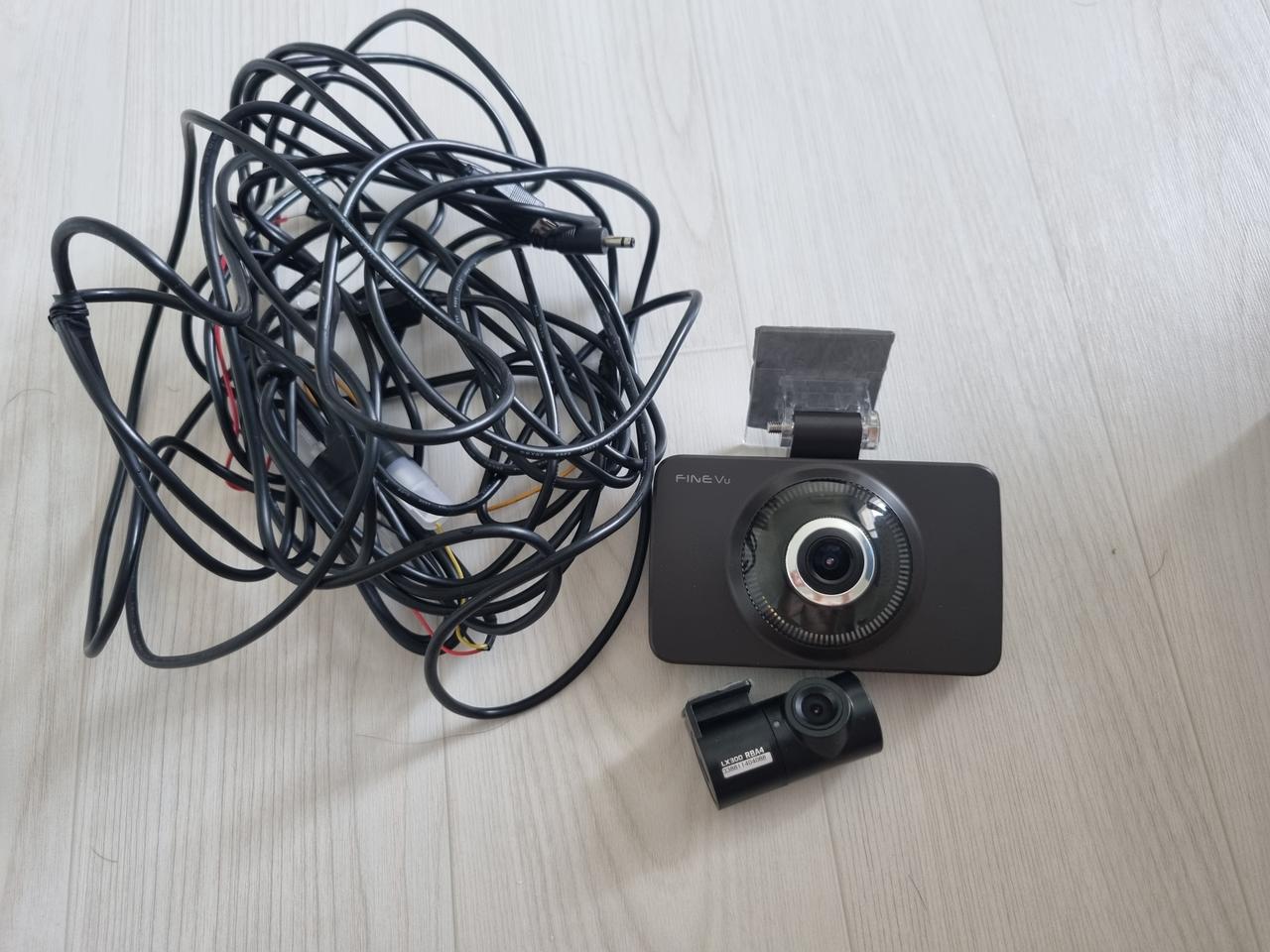 파인뷰 LX3000 블랙박스팝니다.