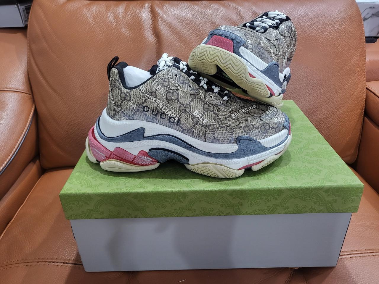 [정품]새상품 구찌x발렌시아가 트리플s(가격인하)