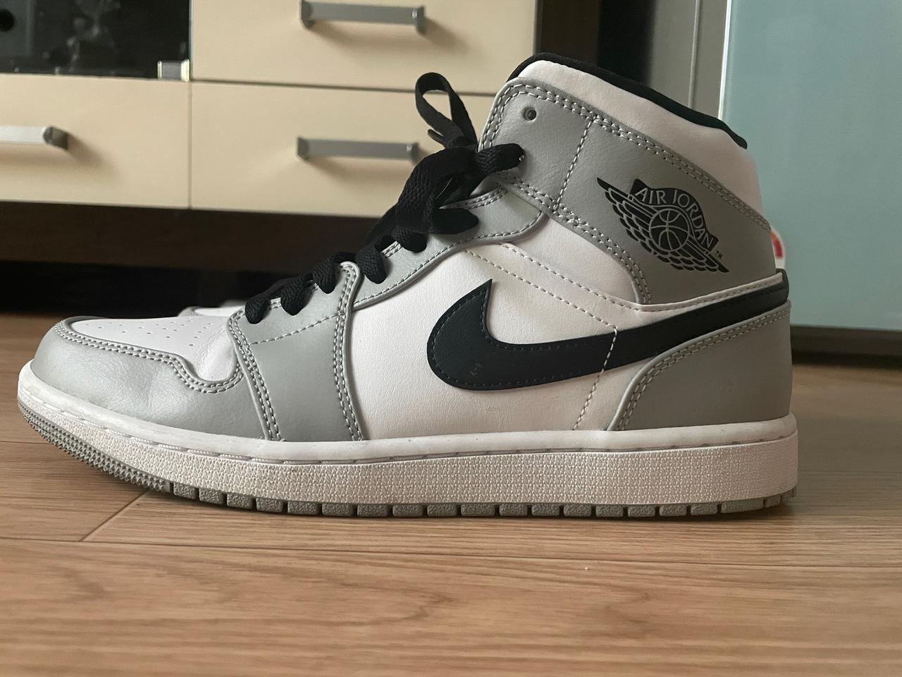 나이키조던1 미드 스모크그레이