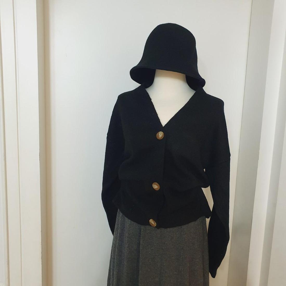 새상품 도톰한 니트 가디건