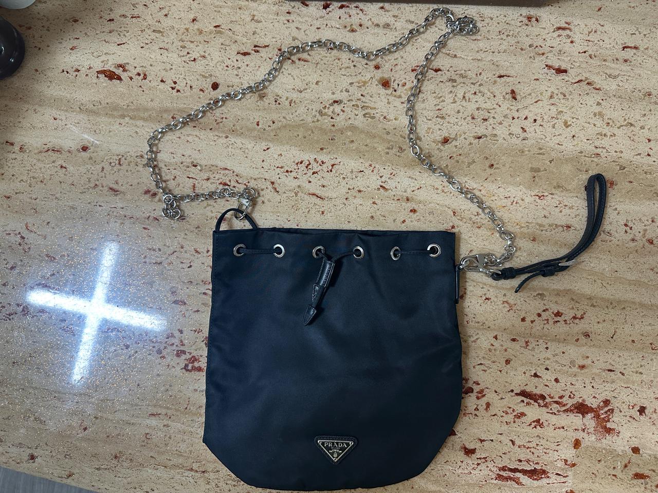 프라다 복조리백 버킷백