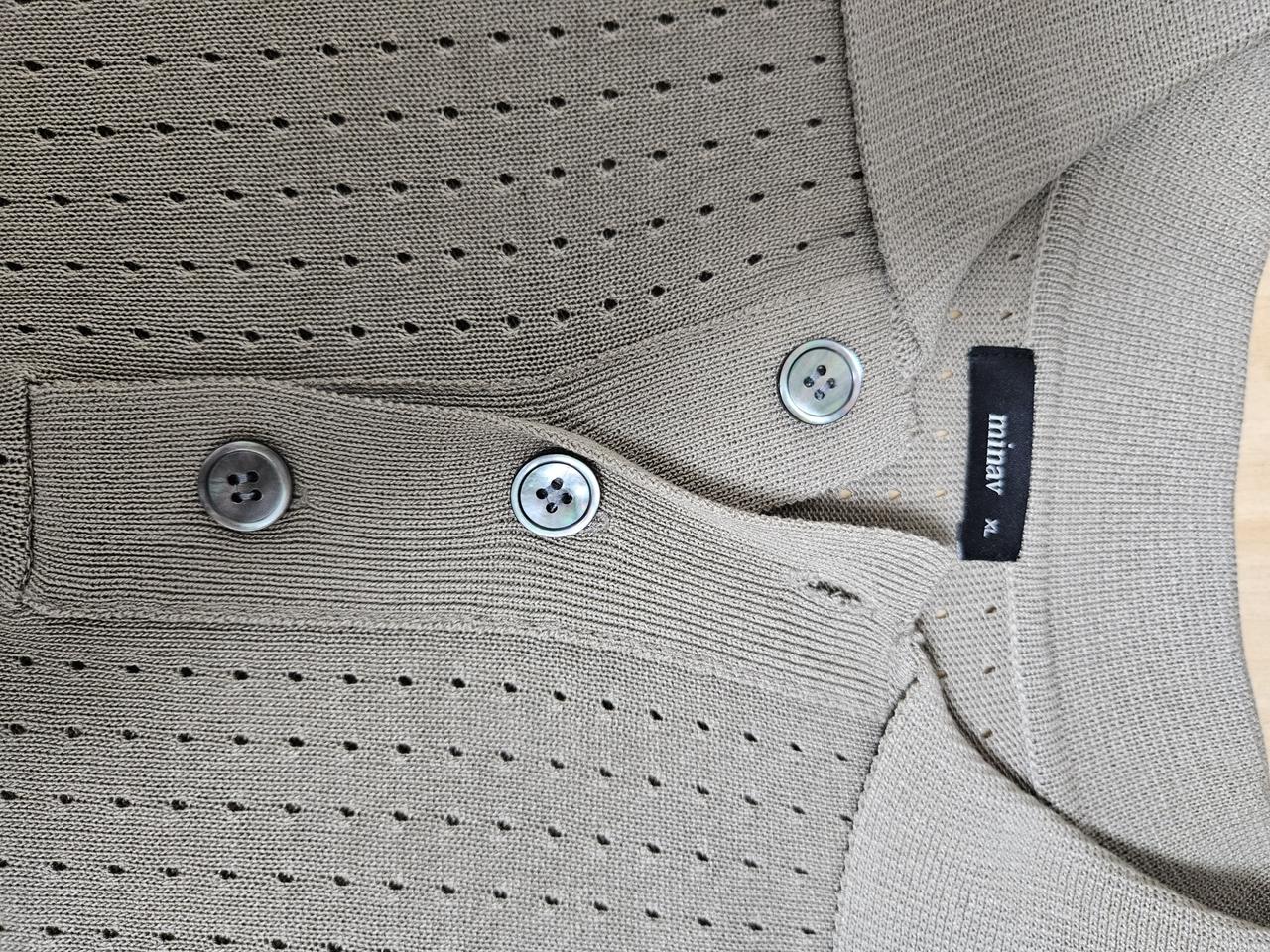 미나브 반팔니트