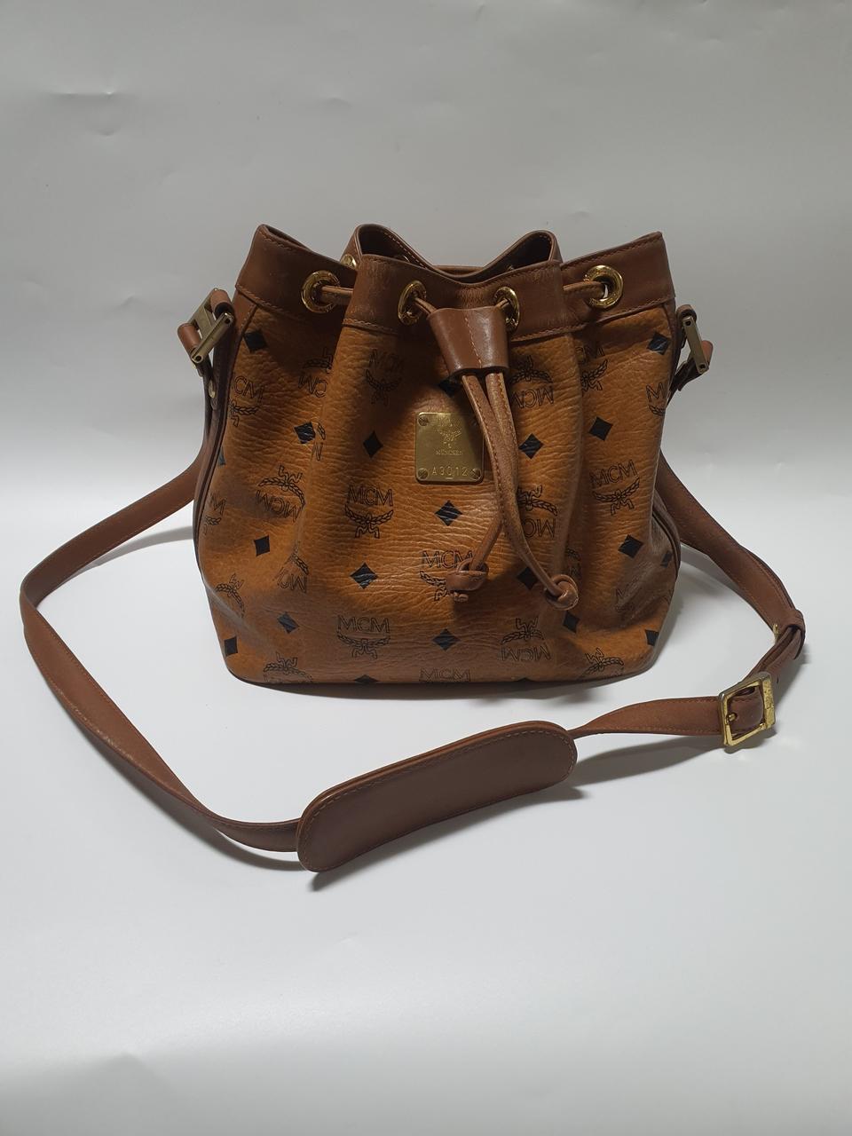 MCM 비세토스 복조리 크로스백