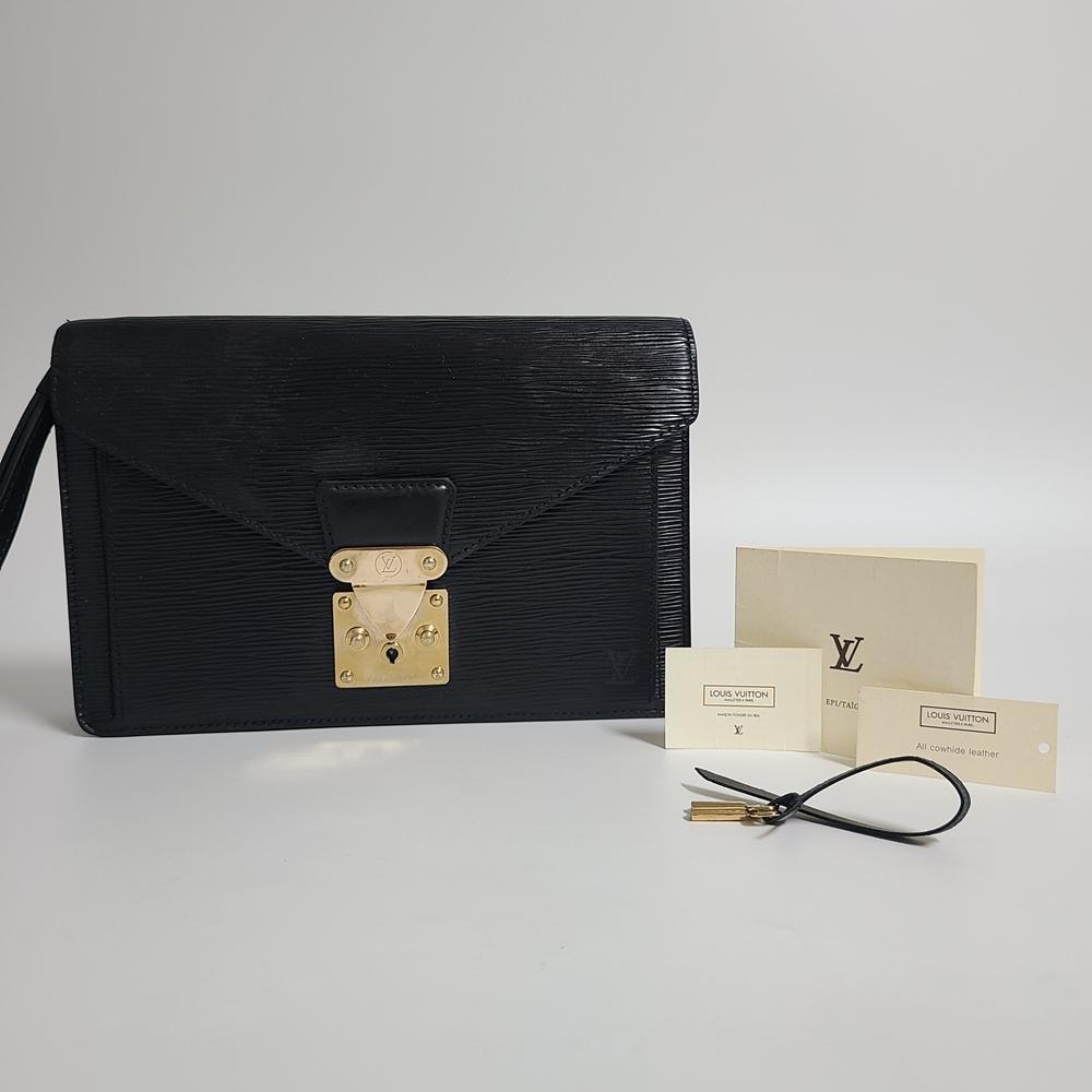 특A급 루이비통 M52612 에피 세리에 블랙 드래곤 클러치백 세컨백