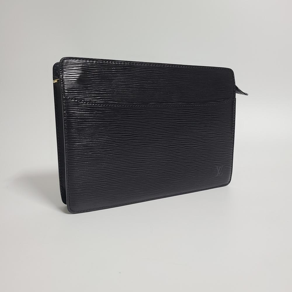 루이비통 에피 포쉐트 옴므 블랙 파우치 클러치백 034