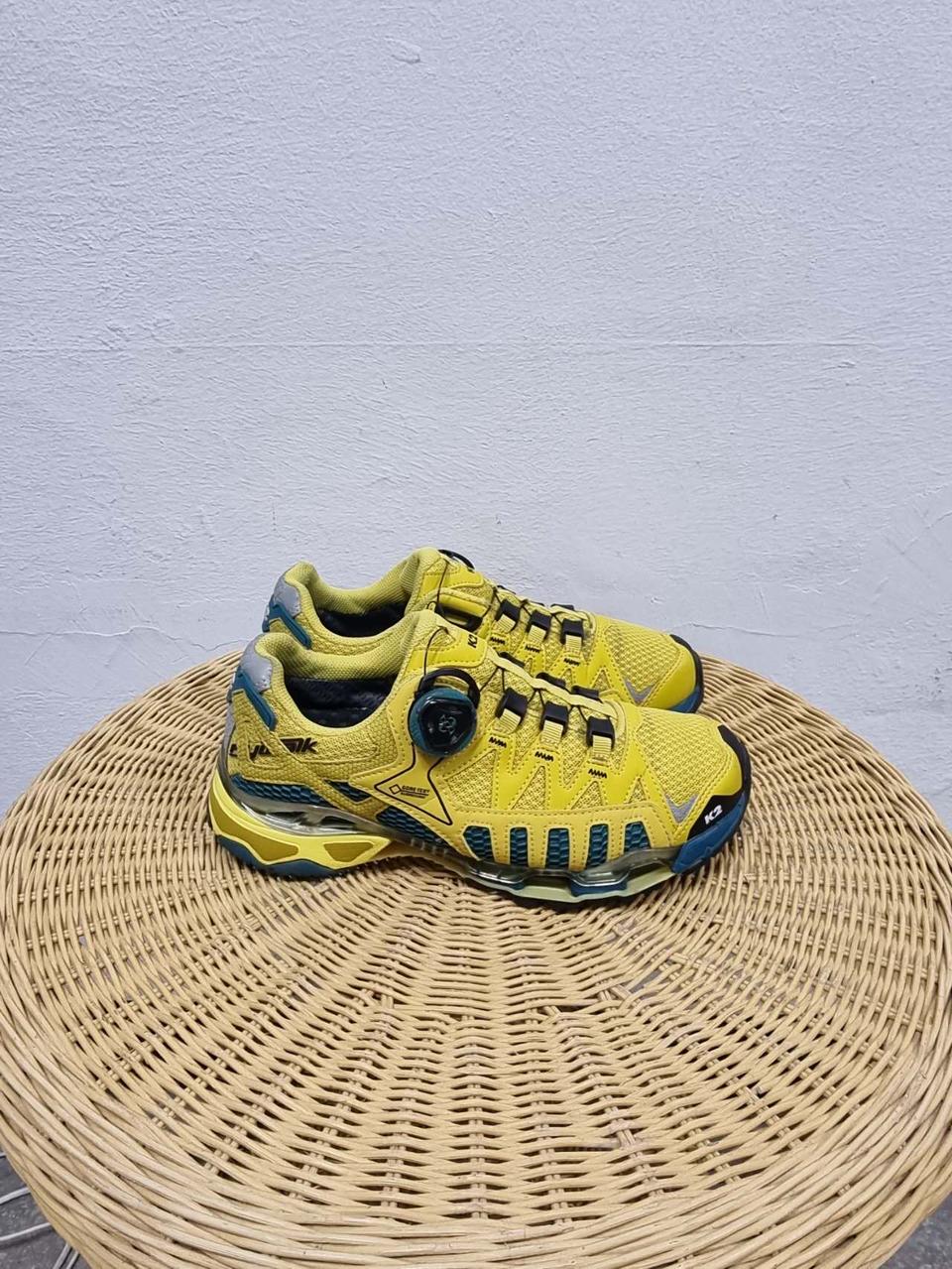 K2 여성등산화 고어텍스 사이즈235 상태좋아요 X1-487