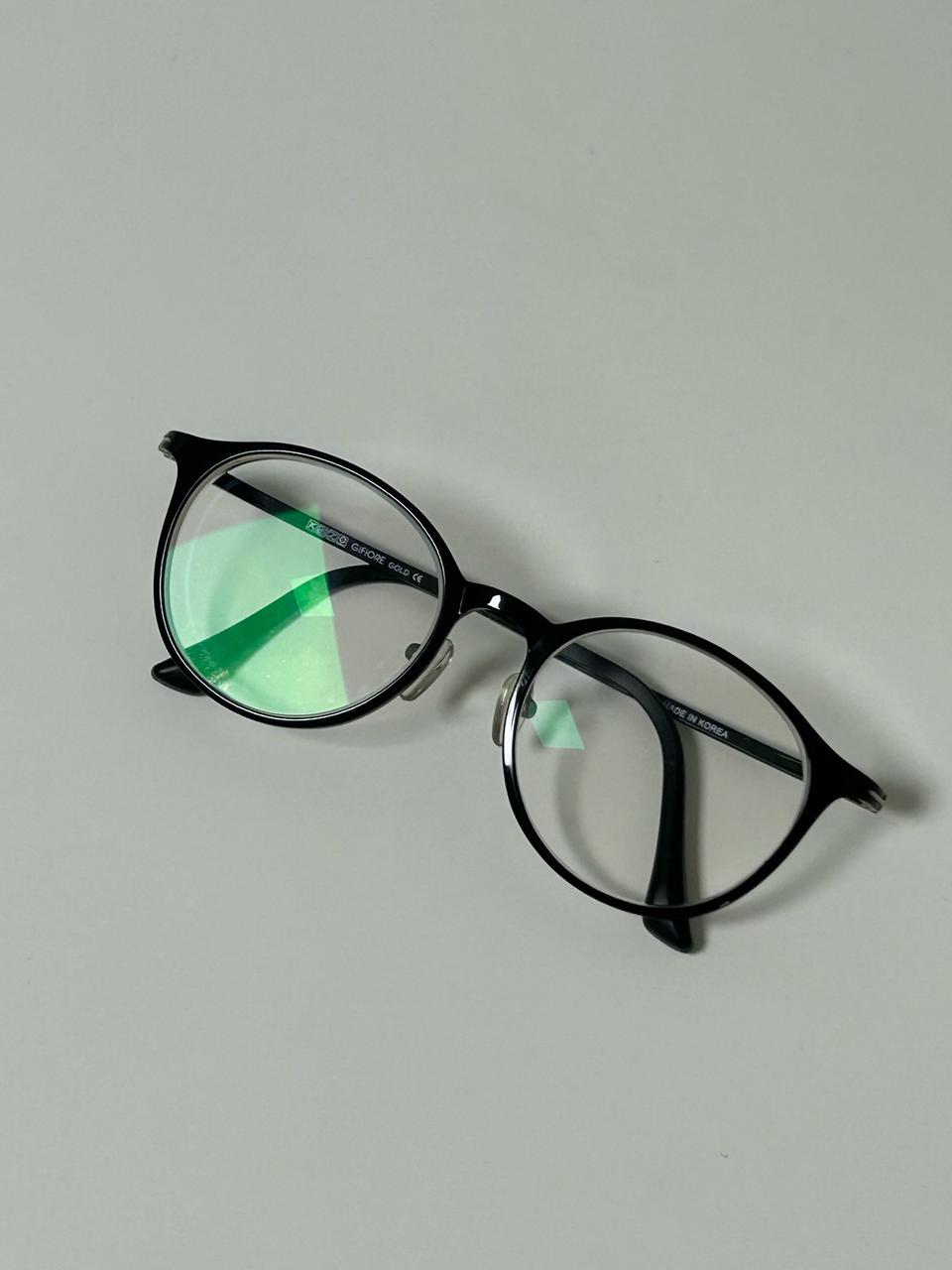 검은테 안경 뿔테