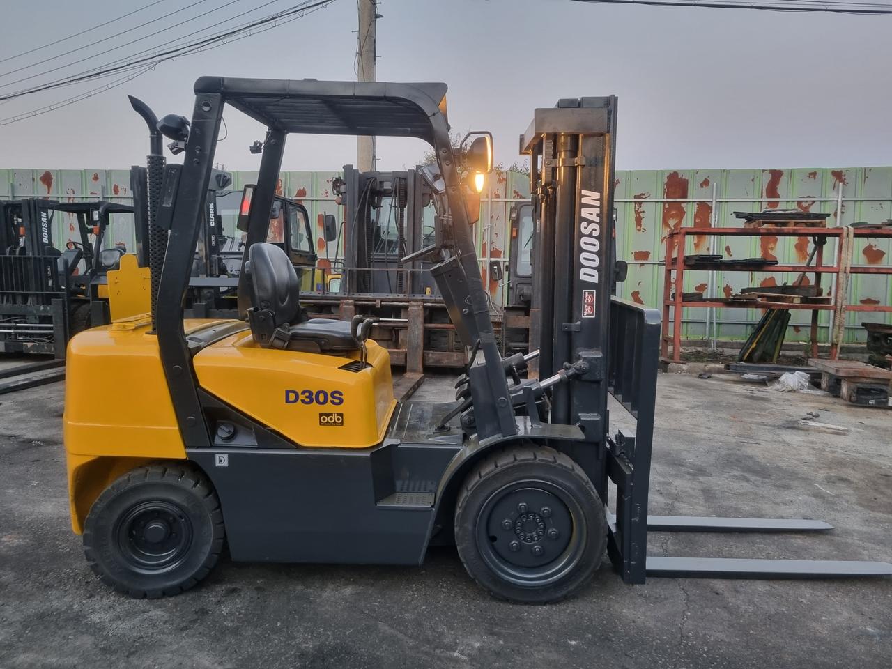 두산3톤디젤지게차