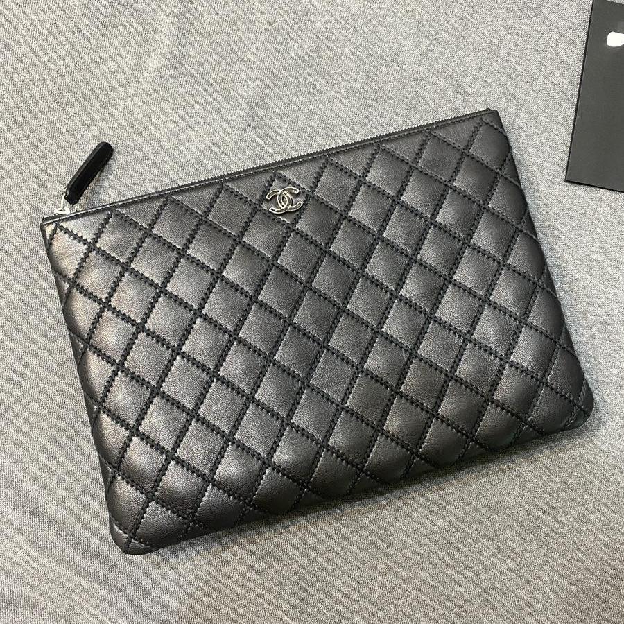 샤넬 클러치 카프스킨 미듐