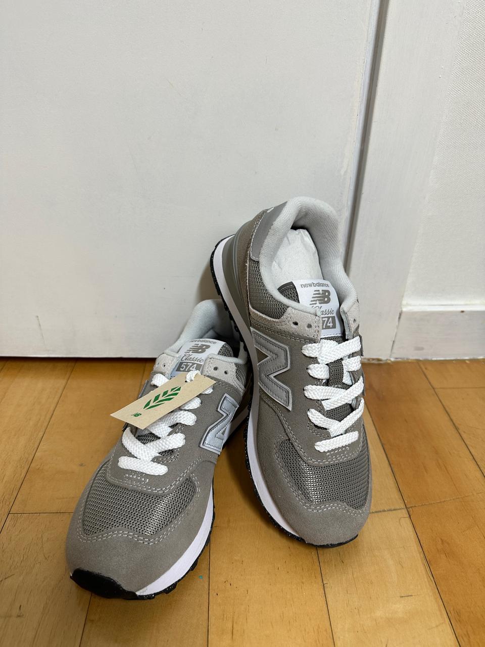 [새상품] 뉴발란스 574 클래식 그레이 235 여성용 운동화 스니커즈
