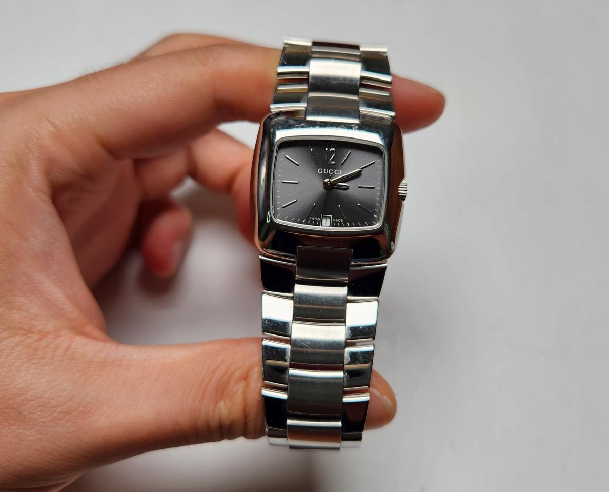 구찌 8500L 남녀공용 시계 그레이판