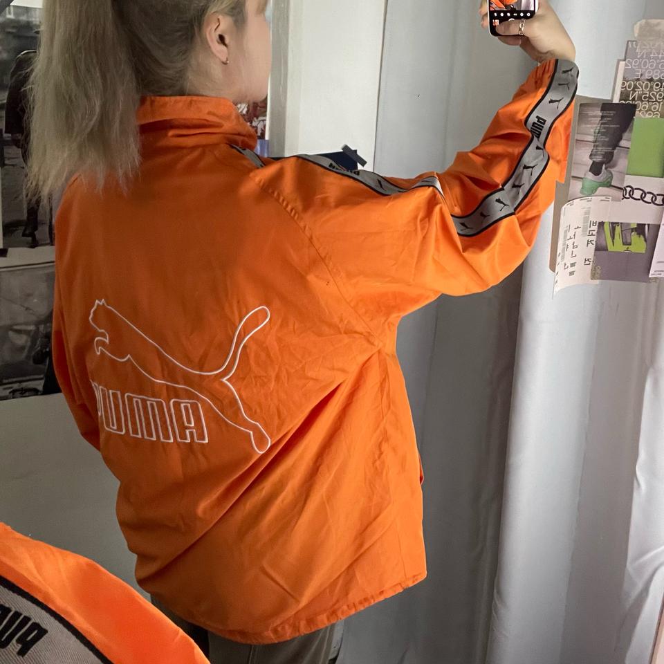 퓨마 오렌지 백 로고 자수 올드스쿨 바람막이 L