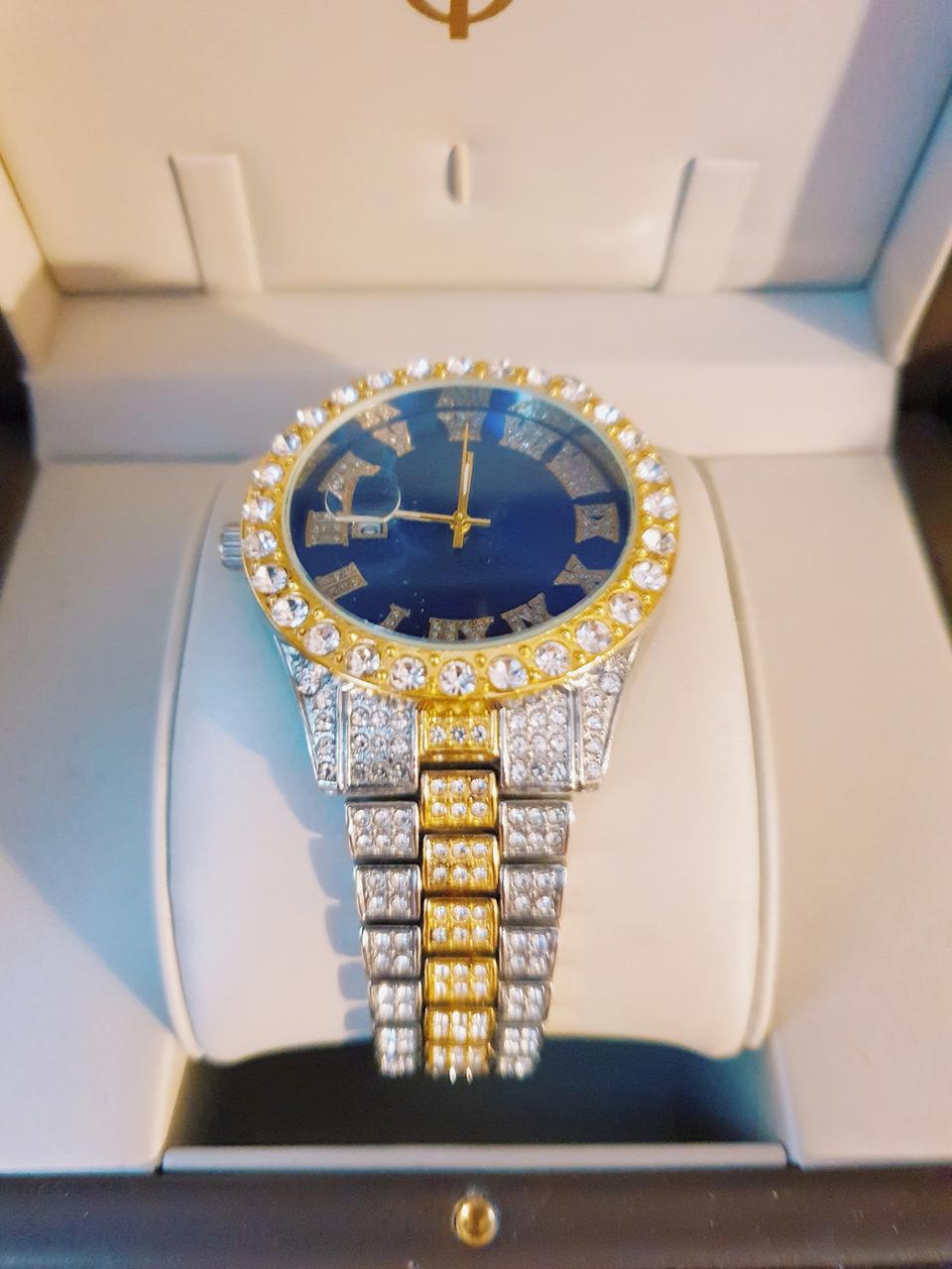 최상급 CZ보석시계 전시제품 할인판매 컬러당 1개 있습니다.