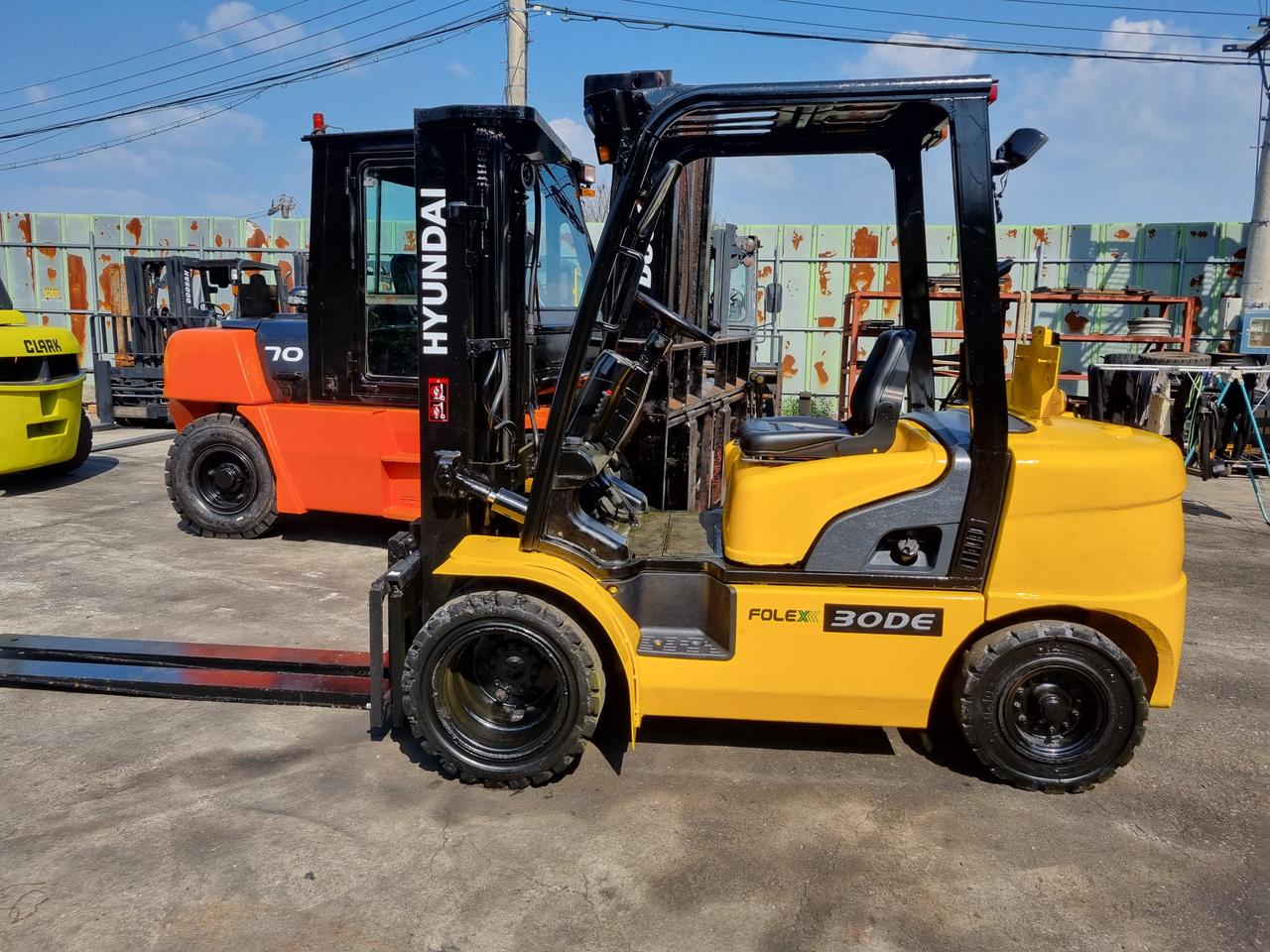 현대3톤3단디젤지게차