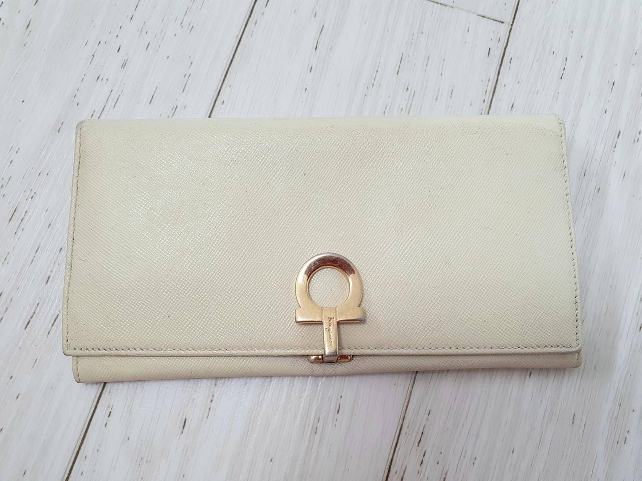 (정품)페라가모 사피아노 장지갑(여)//간치니