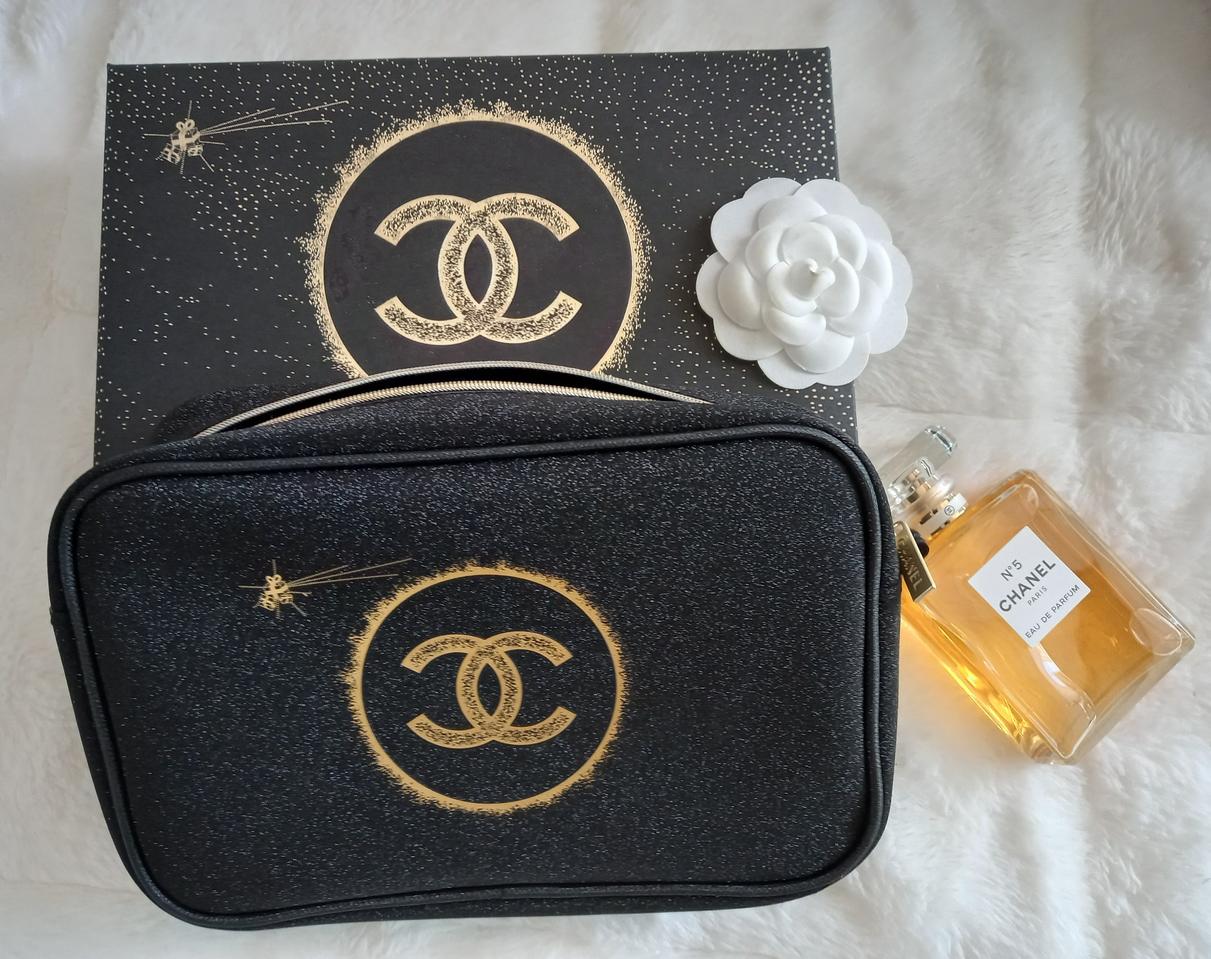 샤넬 정품 골드반짝이 꿀벌 대용량파우치(박스있음)