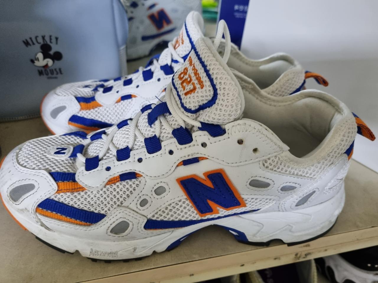 뉴발란스 827      245사이즈